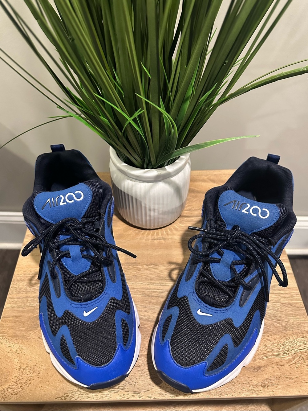Nike Blue & Black Airmax 200 Men's Athletic Sneakers